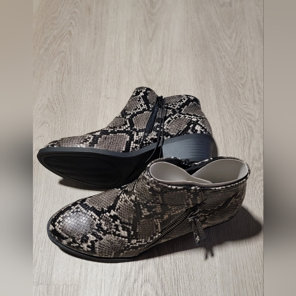 Arizona | Women's Snakesprint Low Boots - Picture 6 of 7